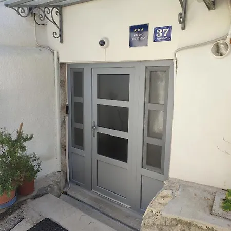 Fondo アパート スプリト